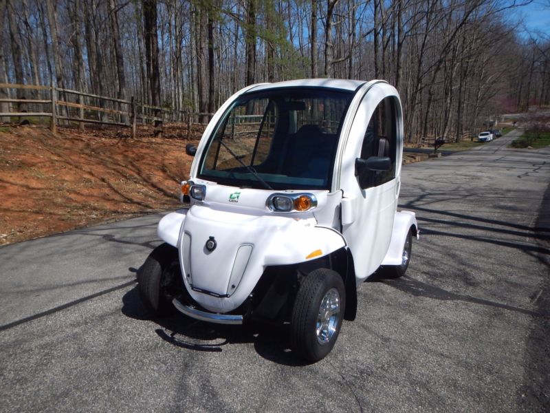 Gem E2 Electric Vehicle Only 86 Original Miles Special Edition Must See