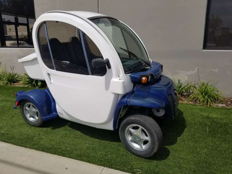 Chrysler Gem e2 Electric 2 Passenger Seat Golf Cart Car With Hard Doors