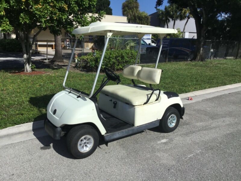 White Yamaha G22 Gas Golf Cart 2 Passenger Seat for sale from United States